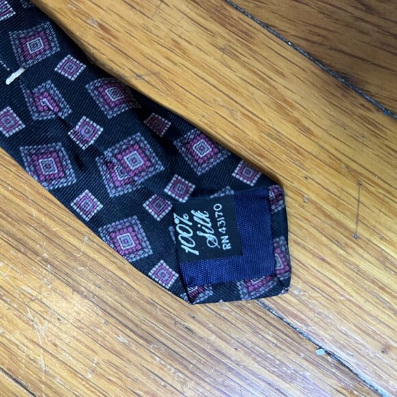 👔 Gino Pompeii - 100% Silk Black w/ Magenta Squares Tie - Picture 2 of 7